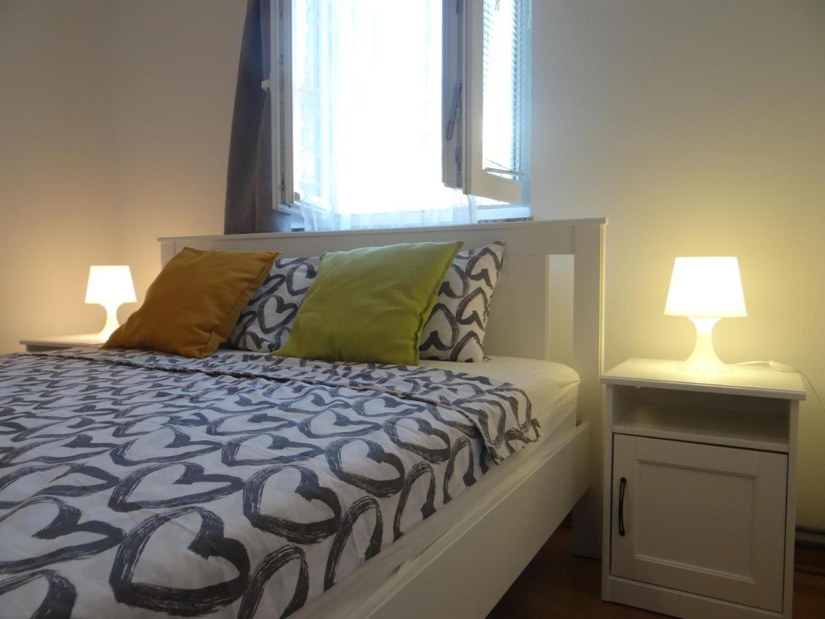 Apartman Ana & Marta Сень Екстер'єр фото