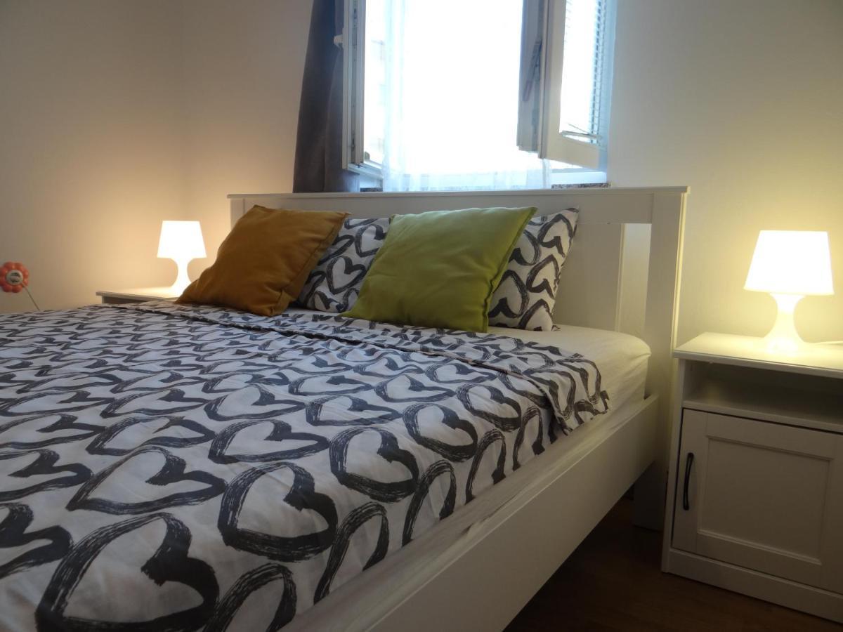Apartman Ana & Marta Сень Екстер'єр фото