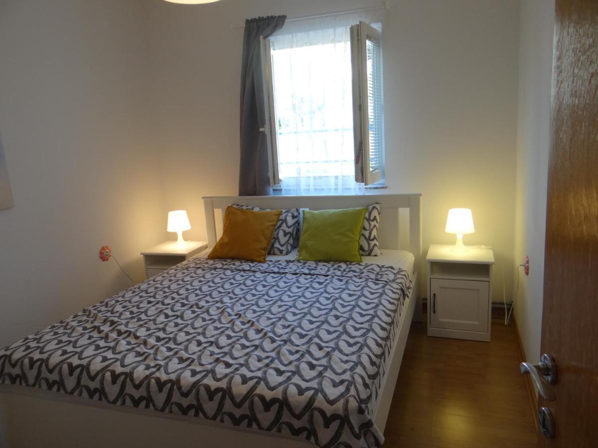 Apartman Ana & Marta Сень Екстер'єр фото