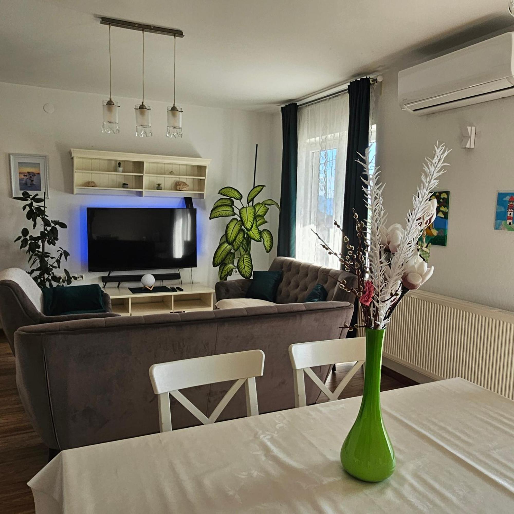 Apartman Ana & Marta Сень Екстер'єр фото